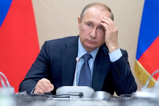 President Vladimir Putin holds meeting with Government members