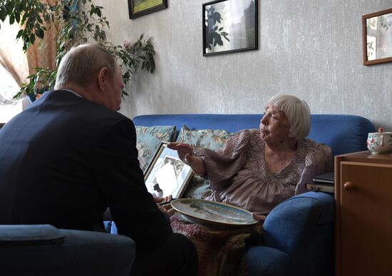 Russian President Vladimir Putin wishes Lyudmila Alekseyeva a happy 90th birthday