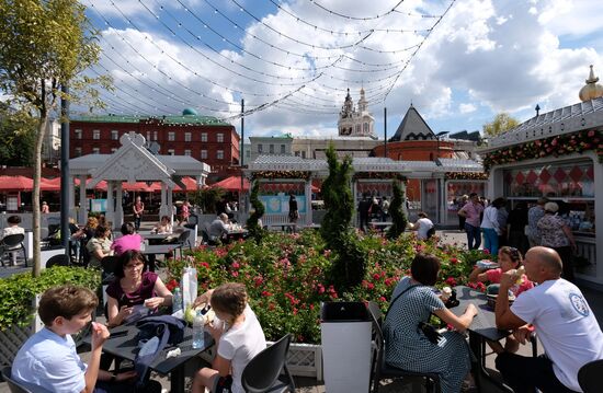 "Summer in Moscow. Flower jam" festival opens in Moscow.