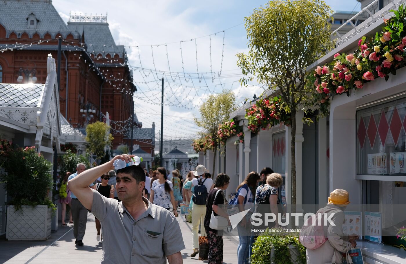 "Summer in Moscow. Flower jam" festival opens in Moscow.