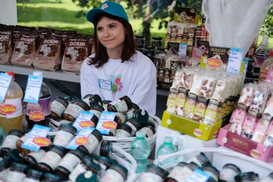 "Summer in Moscow. Flower jam" festival opens in Moscow.