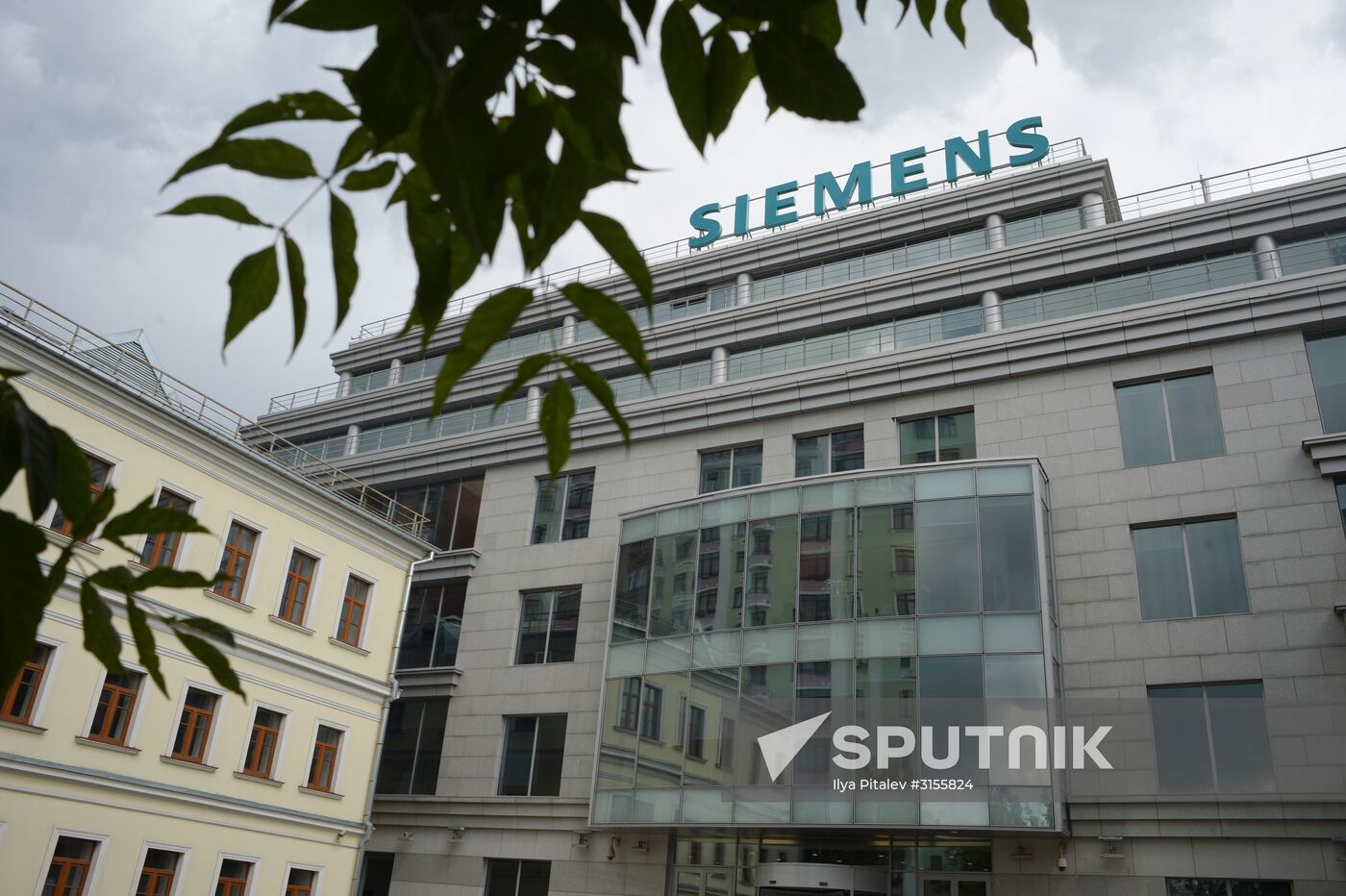 Siemens suspends power equipment supply to Russia