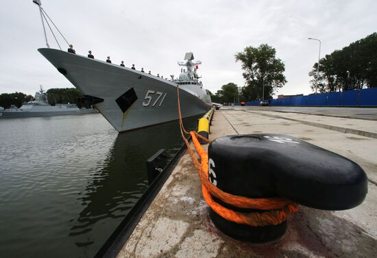 Three Chinese Navy ships arrive in Baltiysk
