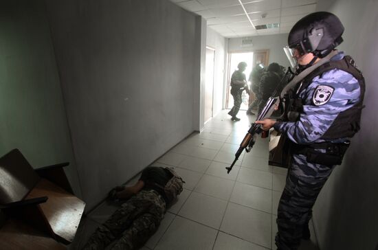 Anti-terrorist exercise in Lugansk