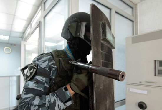 Anti-terrorist exercise in Lugansk