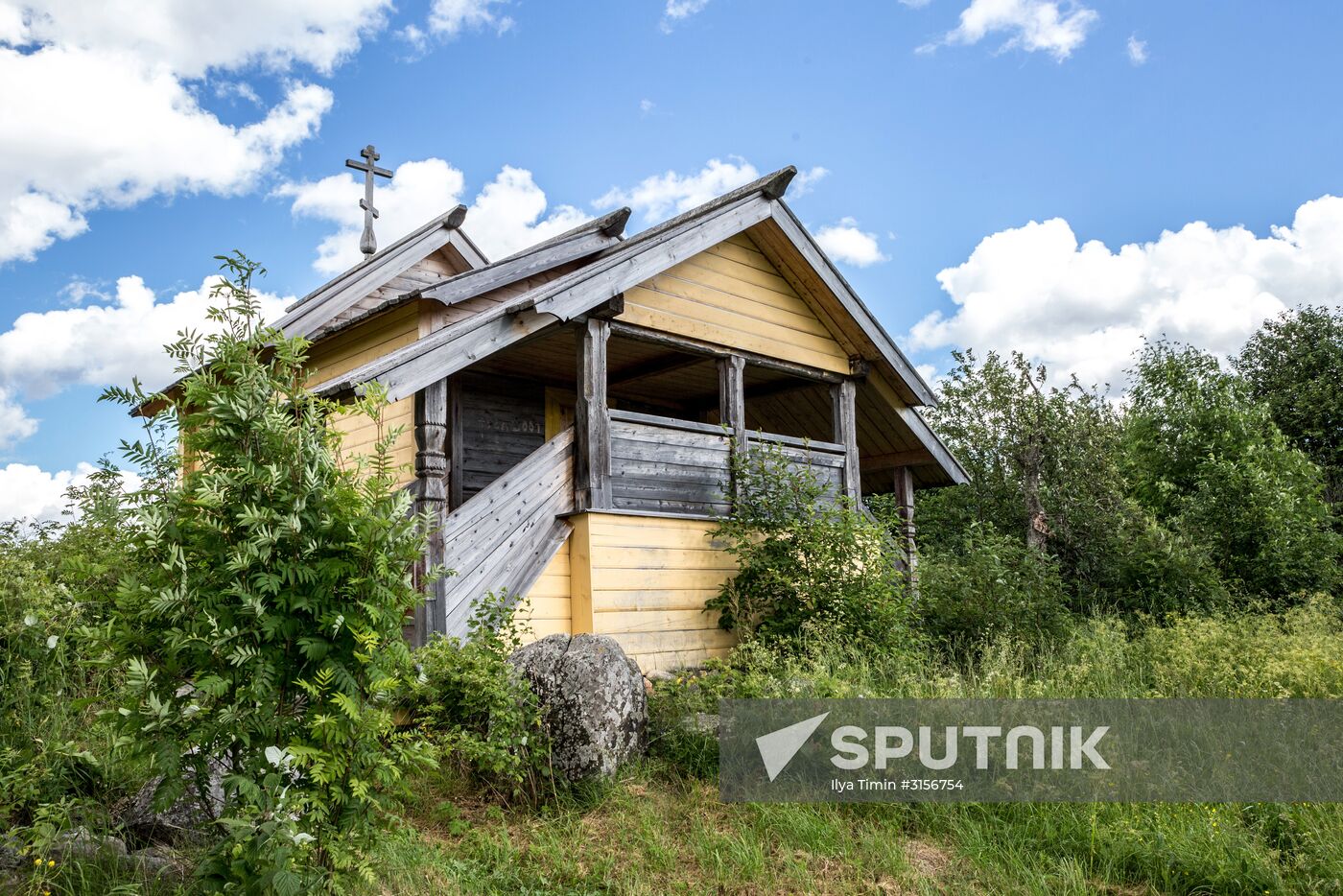 The wooden chapel of St. George the Conqueror in the village of Keftenitsy, Medvezhyegorsky district, Republic of Karelia. The village is situated on the bank of the Lake Onega, in the historical area of Zaonezhye. Location: Russia, Republic of Karelia. Author: Ilya Timin/Sputnik. Russian regions. Karelina