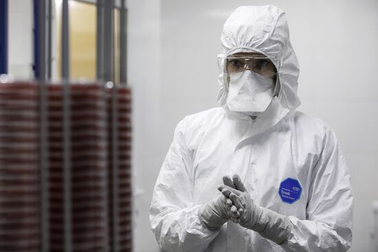 Producing reagents and medical equipment for early cancer detection