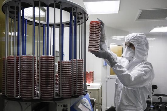 Producing reagents and medical equipment for early cancer detection