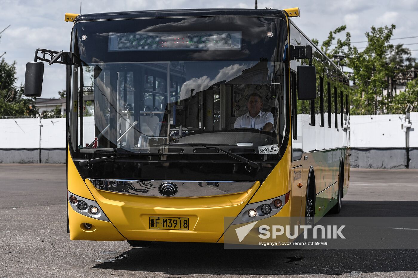 Presentation of China's electric bus in Moscow
