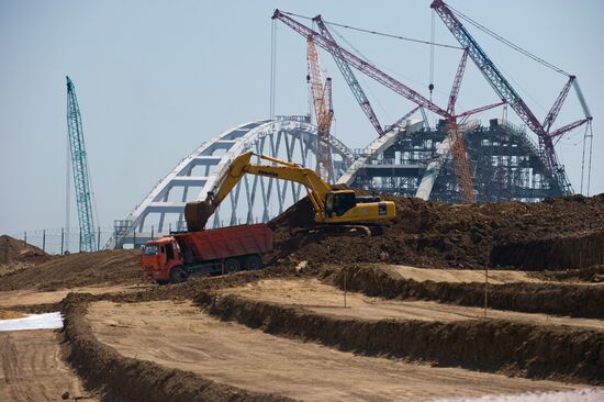 Construction of vehicular approaches to Kerch Strait Bridge