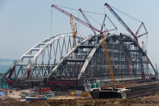 Construction of vehicular approaches to Kerch Strait Bridge