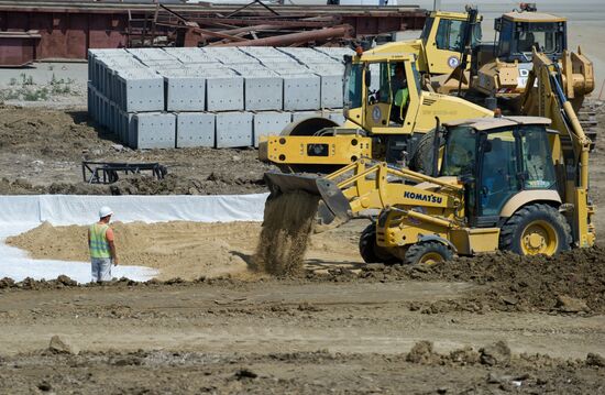 Construction of vehicular approaches to Kerch Strait Bridge