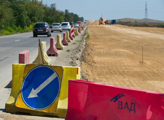 Construction of vehicular approaches to Kerch Strait Bridge