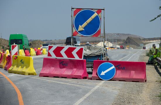 Construction of vehicular approaches to Kerch Strait Bridge