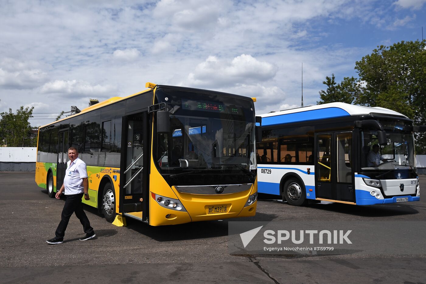 Presentation of China's electric bus in Moscow