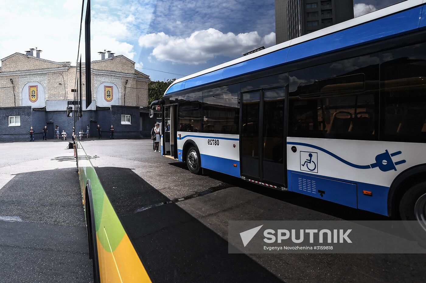 Presentation of China's electric bus in Moscow