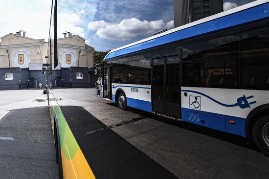 Presentation of China's electric bus in Moscow