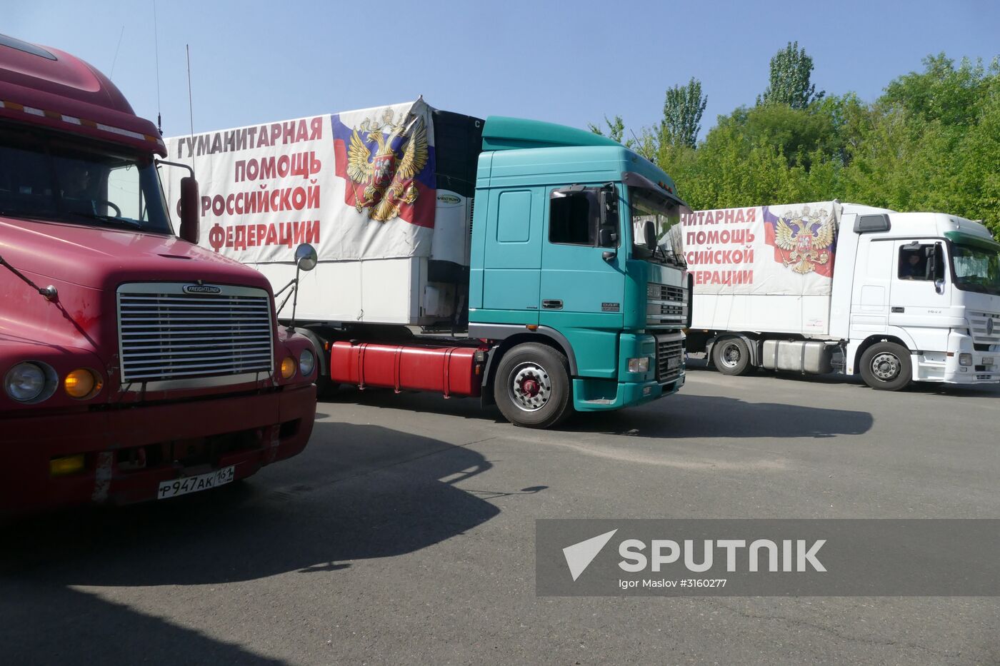 Russia's humanitarian aid convoy arrives in Donetsk