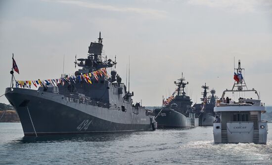 Final rehearsal of naval parade in Sevastopol