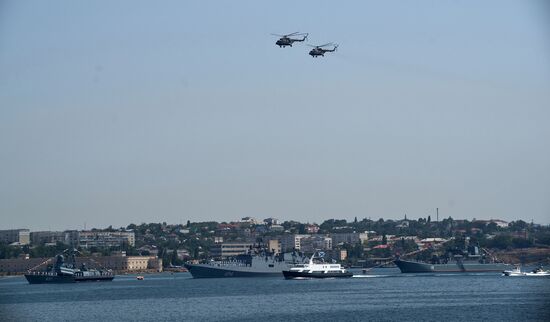 Final rehearsal of naval parade in Sevastopol
