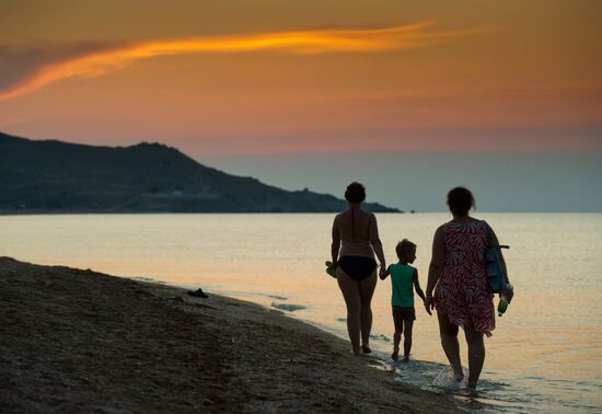 Vacation on Sea of Azov in Crimea