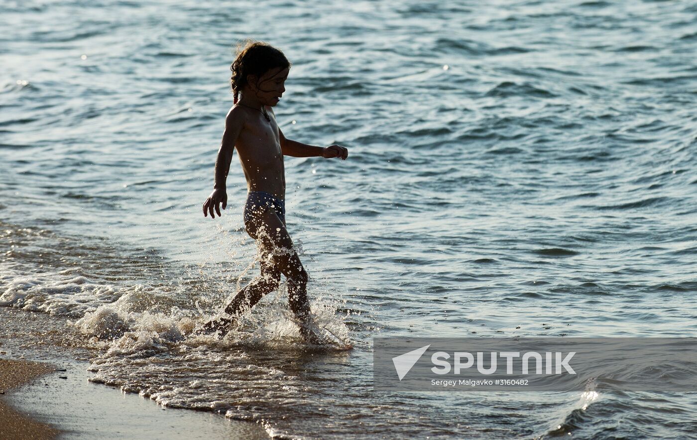 Vacation on Sea of Azov in Crimea