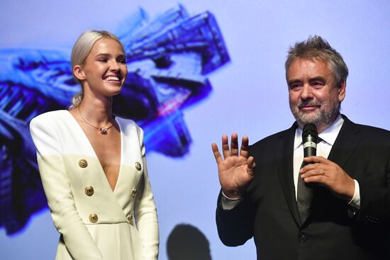 First run of movie "Valerian and the City of a Thousand Planets" in Moscow