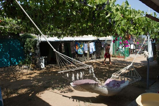 Vacation on Sea of Azov in Crimea