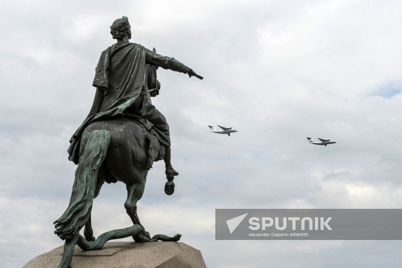Final rehearsal of Navy Day parade in St. Petersburg