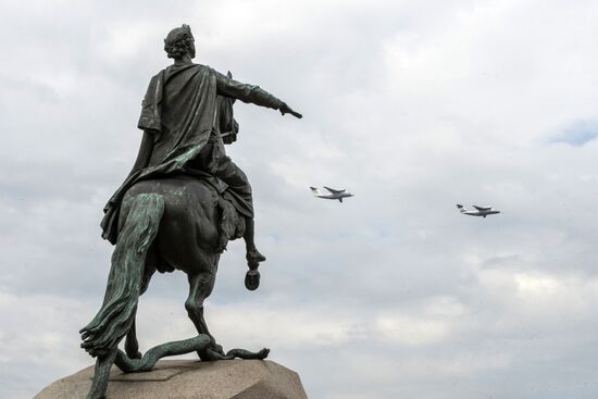 Final rehearsal of Navy Day parade in St. Petersburg