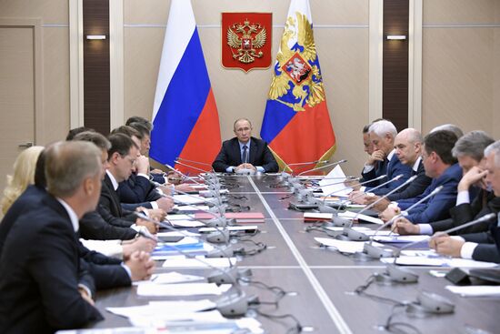 President Vladimir Putin holds meeting with Government members