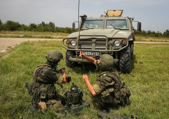 Tactical drill with Southern Military District special force units