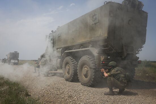 Tactical drill with Southern Military District special force units