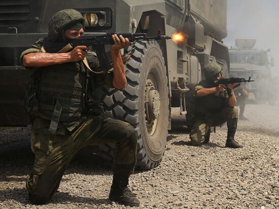 Tactical drill with Southern Military District special force units