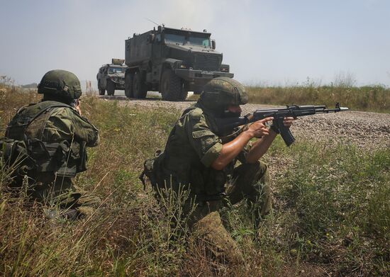 Tactical drill with Southern Military District special force units