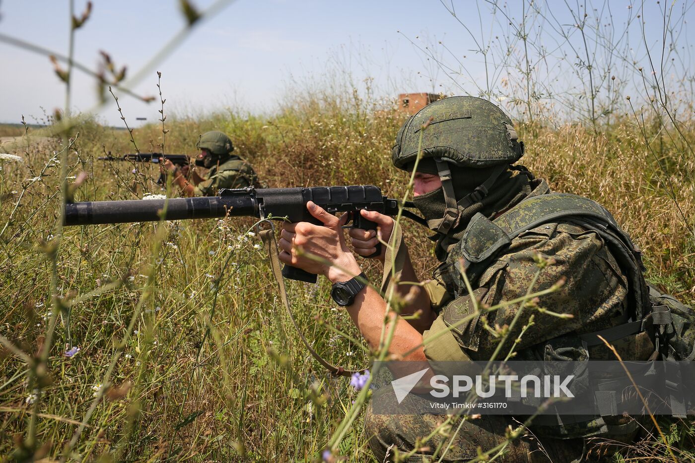 Tactical drill with Southern Military District special force units