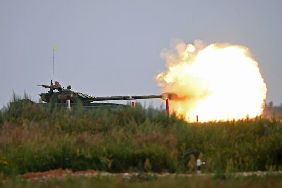 Tank Biathlon Stage 1: Individual race. Day One