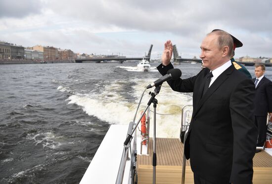 President Putin takes part in Navy Day celebrations