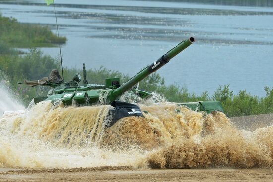Tank Biathlon Stage 1: Individual race. Day One