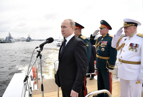 President Putin takes part in Navy Day celebrations
