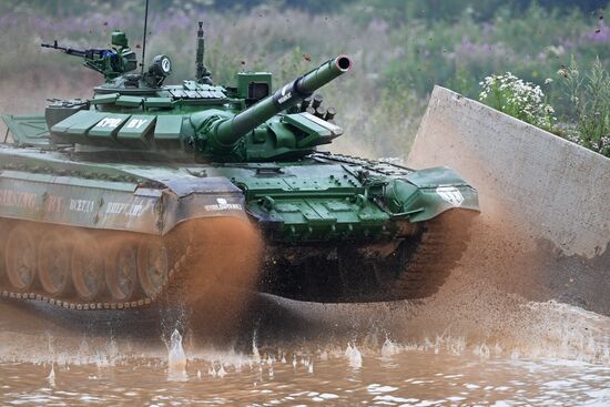 Tank Biathlon Stage 1: Individual race. Day One