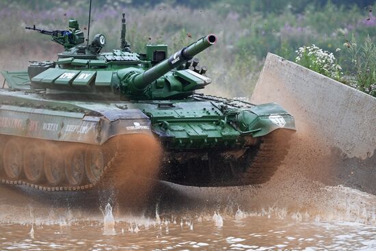 Tank Biathlon Stage 1: Individual race. Day One