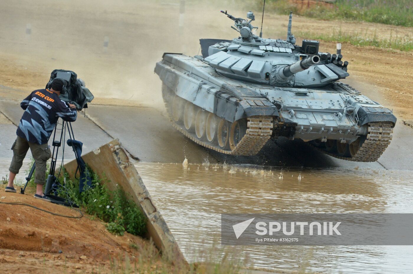 Tank Biathlon Stage 1: Individual race. Day One