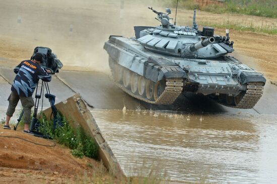 Tank Biathlon Stage 1: Individual race. Day One