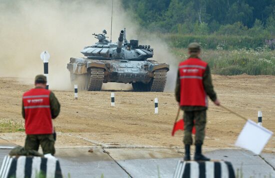 Tank Biathlon Stage 1: Individual race. Day One