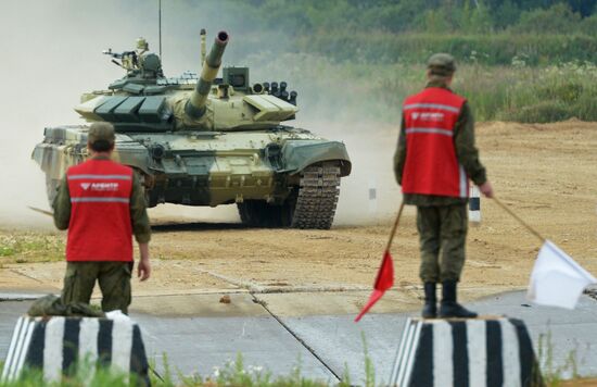 Tank Biathlon Stage 1: Individual race. Day One