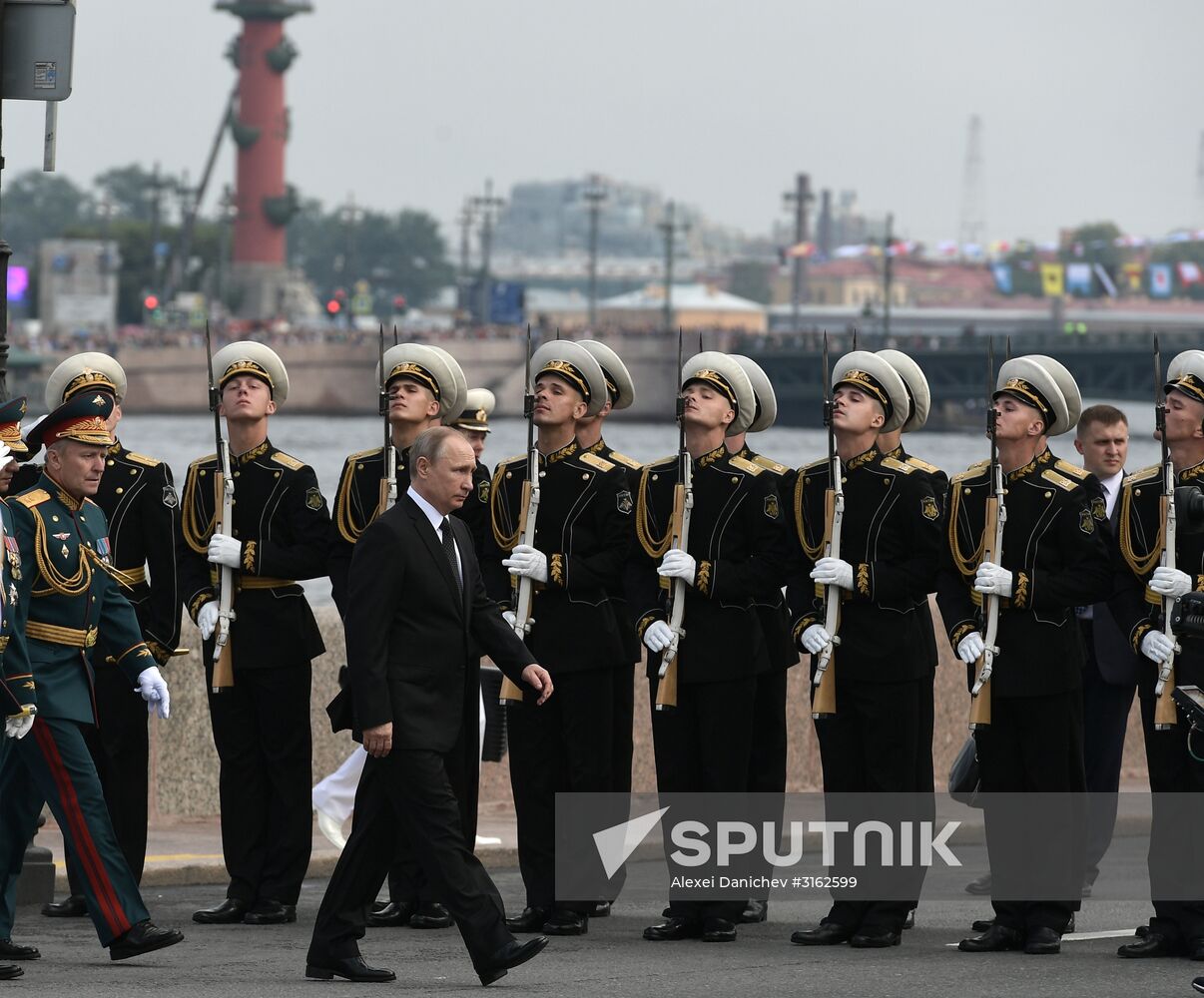President Putin takes part in Navy Day celebrations