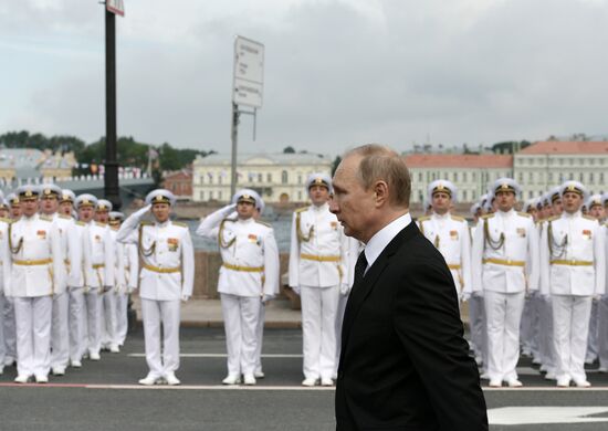 President Putin takes part in Navy Day celebrations