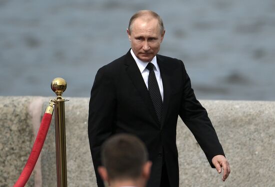 President Putin takes part in Navy Day celebrations