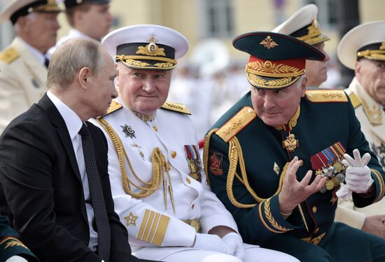 President Putin takes part in Navy Day celebrations